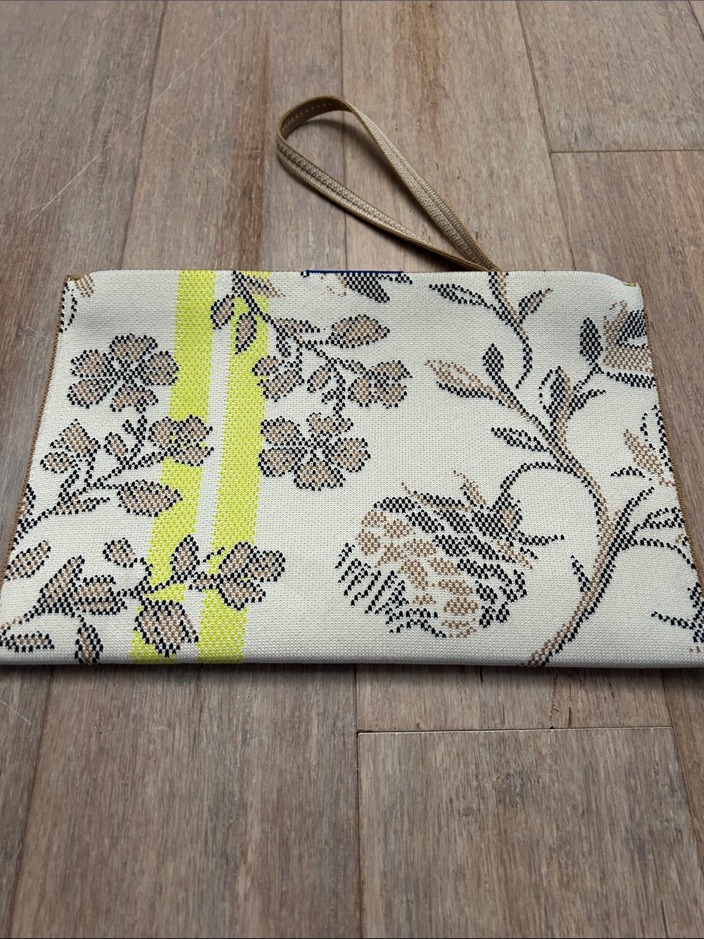 Rothy’s spring bouquet Floral Wristlet Clutch - Picture 13 of 16
